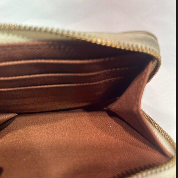 Small Fossil Floral Wallet - Picture 5 of 7